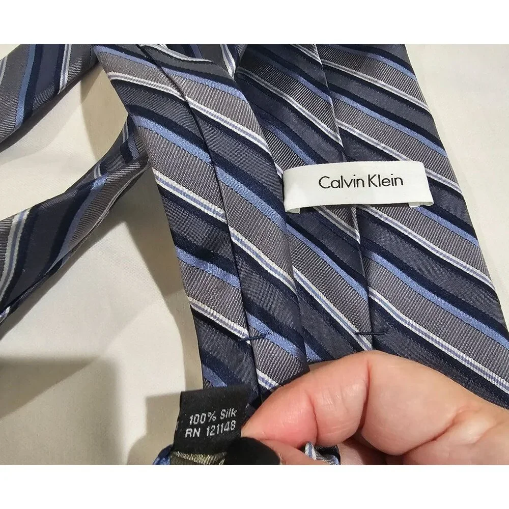 Silk Neckties(3), Van Huesen,Bill‎ Blass, and Calvin Klein Ties (Can seperate)
